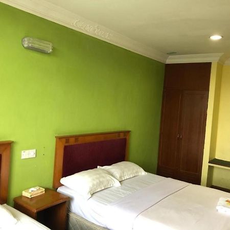 Hotel Perdana Lawas Zewnętrze zdjęcie