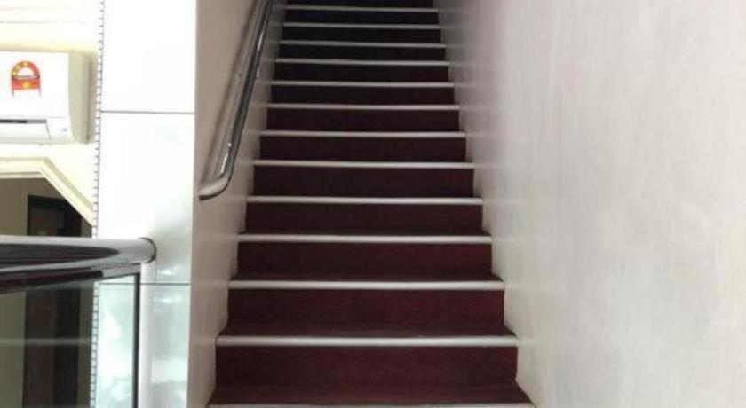 Hotel Perdana Lawas Zewnętrze zdjęcie