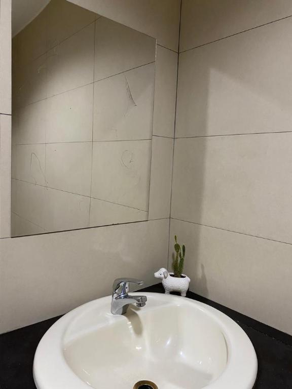 Hotel Perdana Lawas Zewnętrze zdjęcie